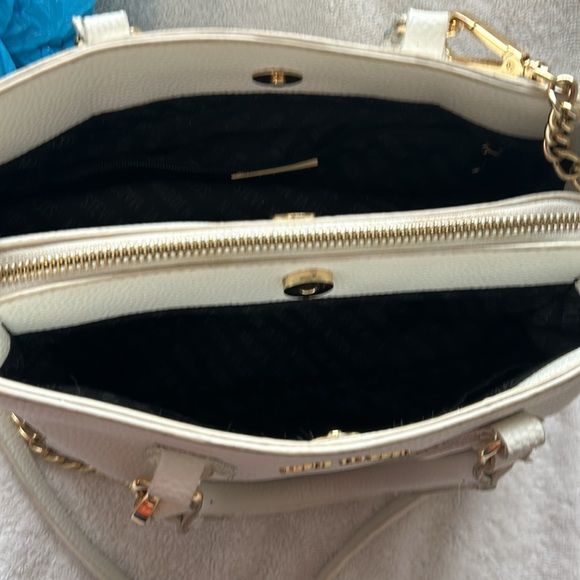 Steve Madden white purse, leather with long strap - Picture 9 of 12